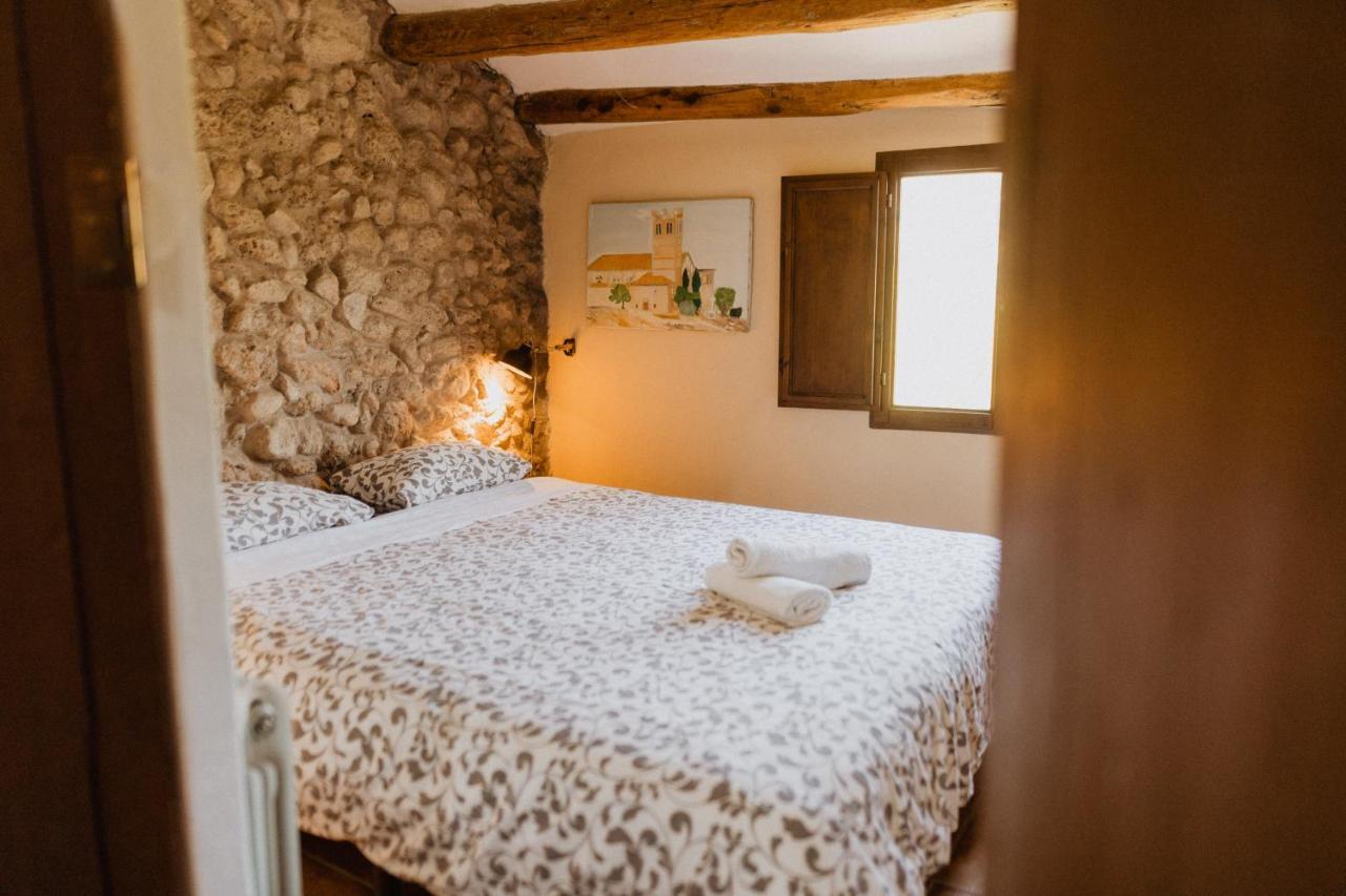 Cal Pau Cruset Guest House Torrellas de Foix Exterior foto
