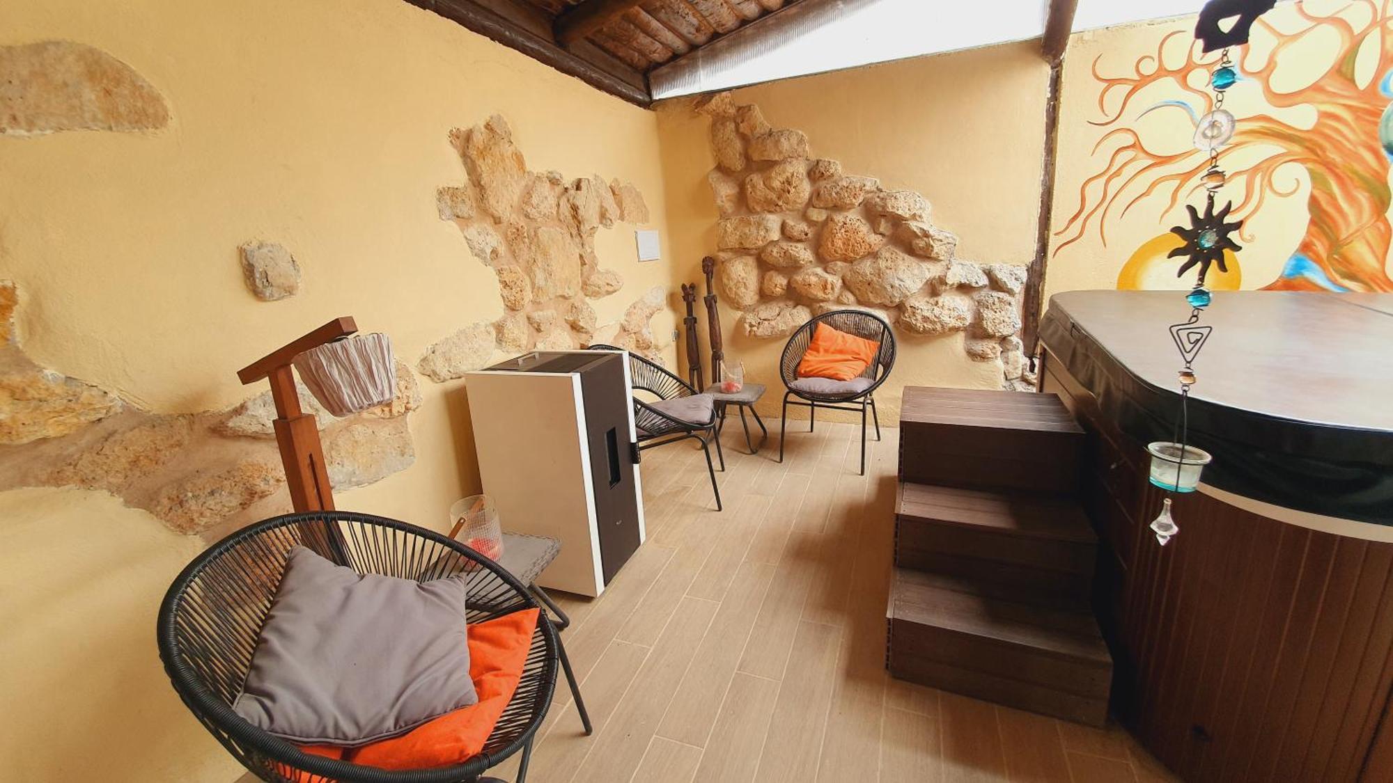 Cal Pau Cruset Guest House Torrellas de Foix Exterior foto